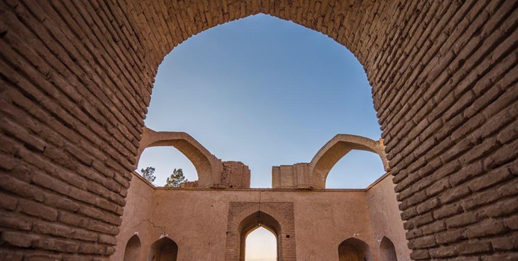 ورودی آرامگاه شیخ علاالدوله سمنانی